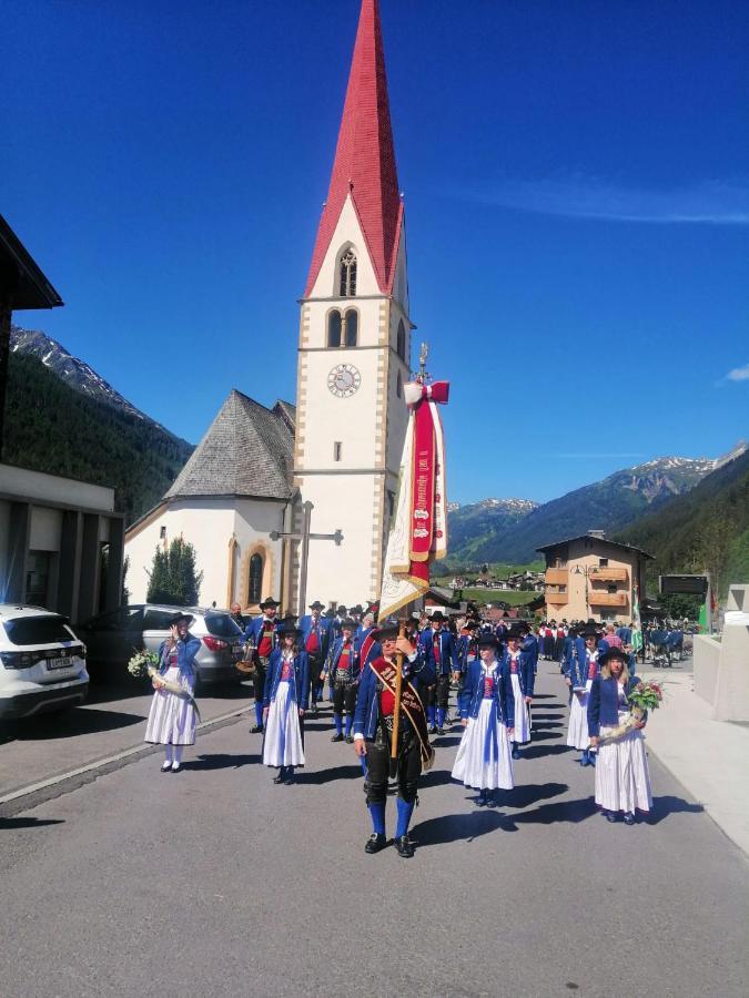 Burgerhof Villa Pettneu am Arlberg Buitenkant foto