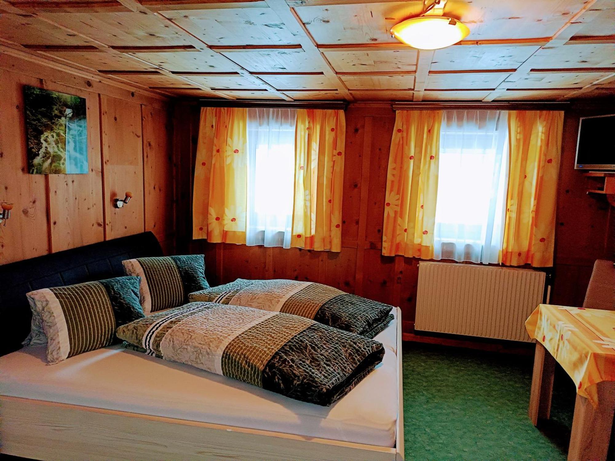 Burgerhof Villa Pettneu am Arlberg Buitenkant foto